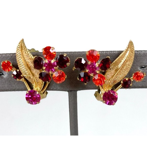 Vintage Austrian Crystal Rhinestone Flower Gold Tone Leaf Earrings Clip on - Picture 2 of 8